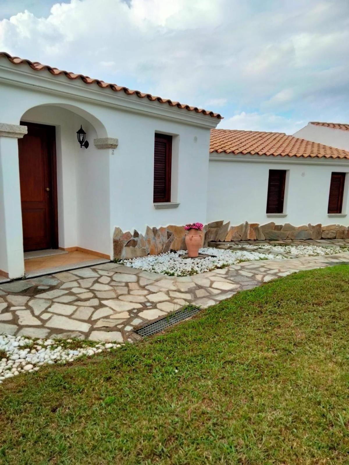 My Tiffany Rooms Tanaunella Exterior foto